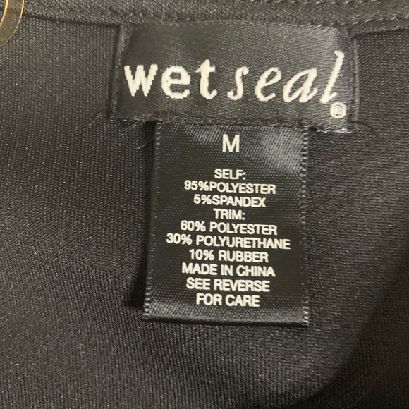 Black dress🌑🌚 - Picture 3 of 4